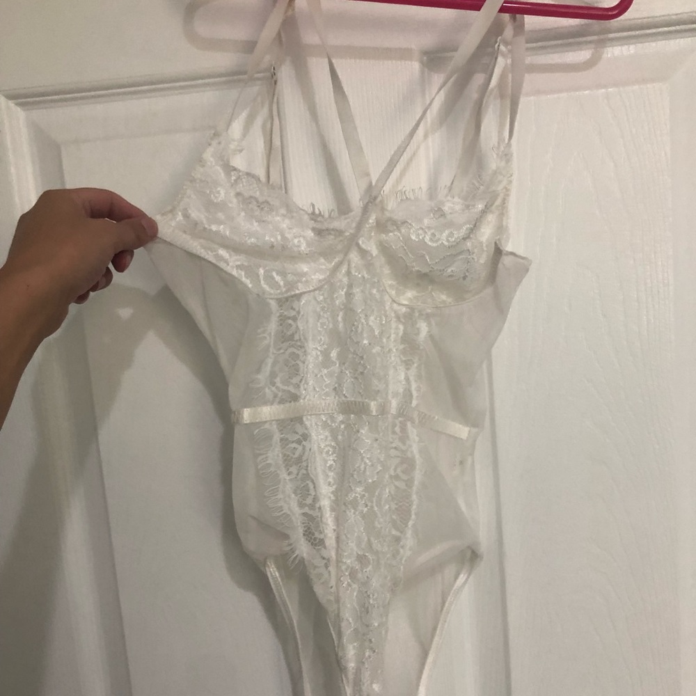 Lace body suit